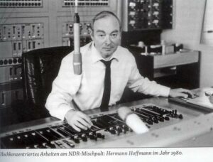 Hermann Hoffmann mit Vollmer Magnetton 8-Spur Bandmaschine